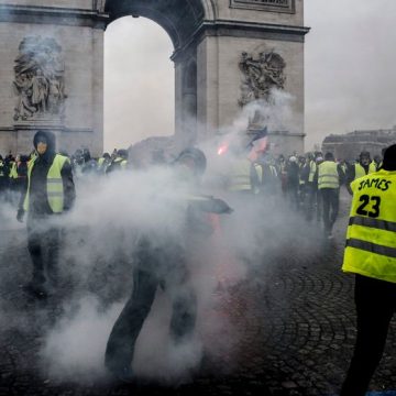 Yellow vests protest against fuel prices in Paris Enquête sur les violences policières lors des manifestations des gilets jaunes en 2018