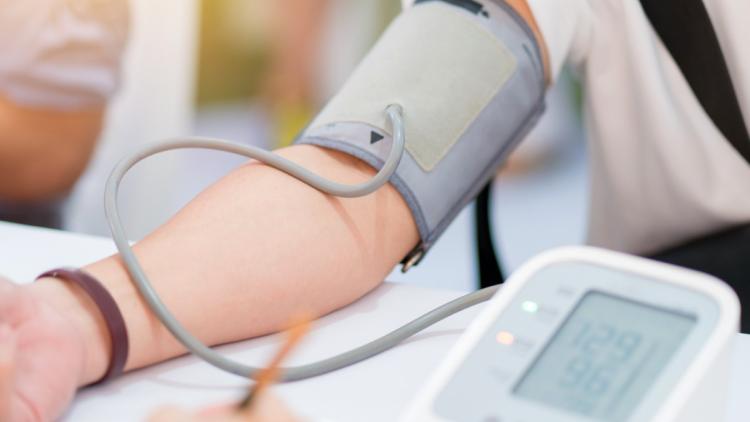 91e37554-aa17-4575-97a4-7a0f182ee86c Les Symptômes de l’Hypertension Artérielle : Un Mal Silencieux