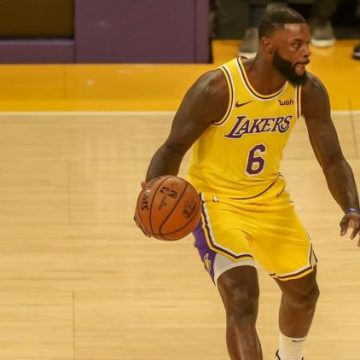 L’ancien joueur de NBA se distingue dans un combat de MMA