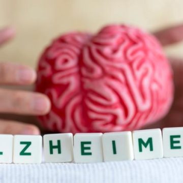 La détection précoce de la maladie d’Alzheimer chez les jeunes adultes