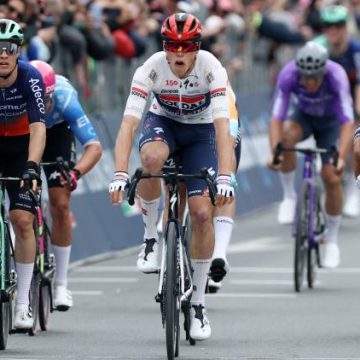 Paul Magnier s’impose au sprint lors de la première étape du Giro 2026