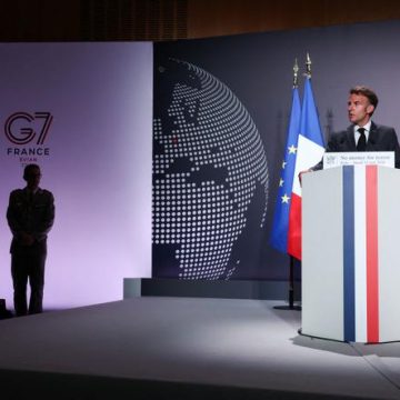 La Tension Helvético-Française Autour du Sommet de Juin