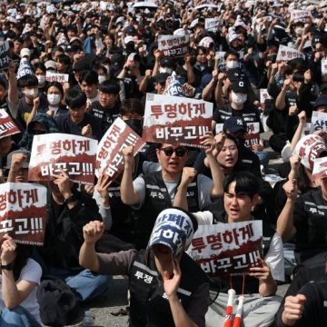 Tensions Sociales et Enjeux Économiques chez Samsung