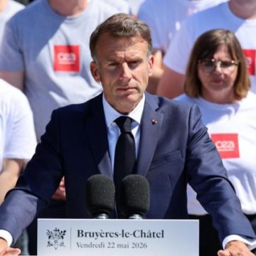 Macron Renforce le Soutien au Quantique et aux Semi-conducteurs