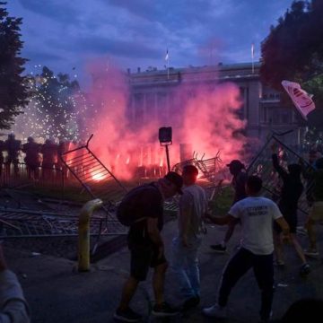 Manifestation en Serbie : appel à des élections anticipées