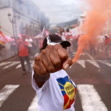 Contraction du nombre de contrats aidés à La Réunion : inquiétudes et mobilisations
