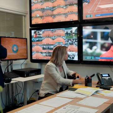 « Roland-Garros, entre les lignes » révèle les coulisses du tournoi