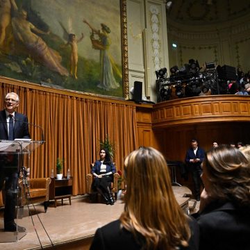 Dominique de Villepin présente ses ambitions pour 2027