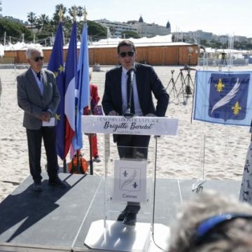 Inauguration de la plage Brigitte Bardot à Cannes