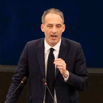 Raphaël Glucksmann et le chemin vers la présidentielle de 2027