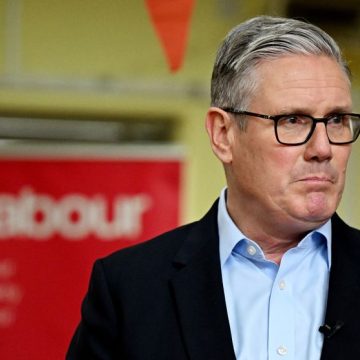 Keir Starmer refuse de démissionner après un revers électoral