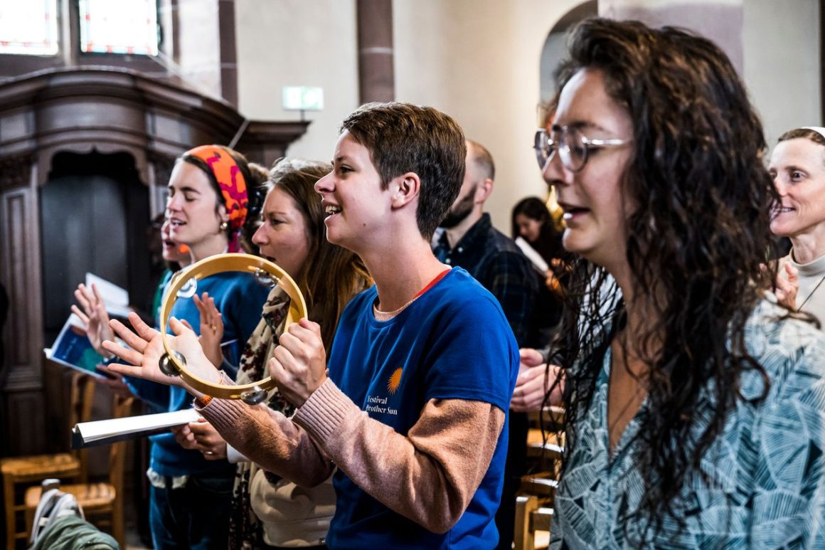 Jeunes catholiques : innovations et témoignages de foi