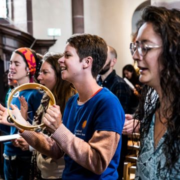 Jeunes catholiques : innovations et témoignages de foi