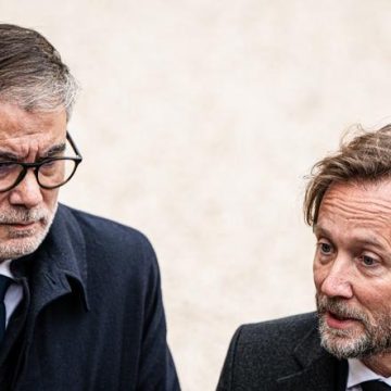 La crise interne au Parti Socialiste suite au départ de Boris Vallaud