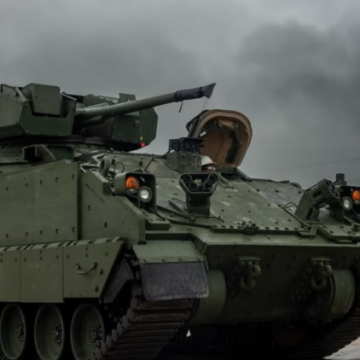 L’armée américaine teste l’AMPV-30, le blindé anti-drones