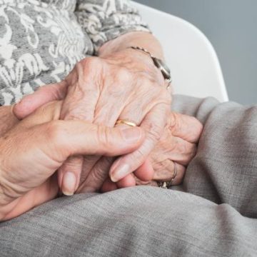 La santé en vieillissant : responsabilité individuelle et environnement