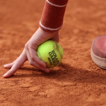 Les jeunes ramasseurs de balles, rouages essentiels de Roland-Garros