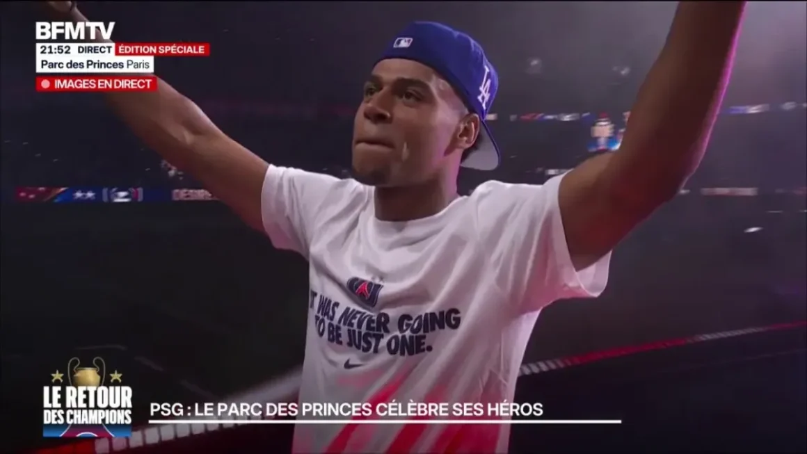 Désiré Doué fait son entrée au Parc des Princes en dansant