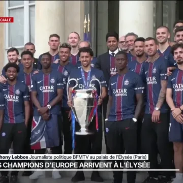 b9769a71-f956-40bf-bfa6-1f7fc26317b6 Visite des champions d’Europe à l’Élysée