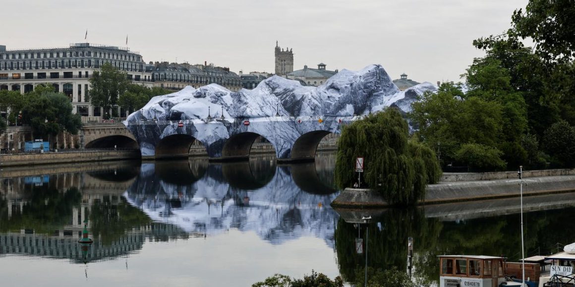 La transformation artistique du Pont-Neuf par JR