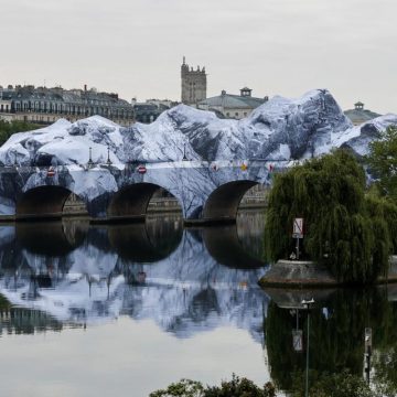 La transformation artistique du Pont-Neuf par JR
