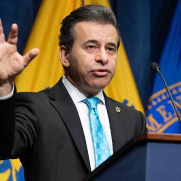 Démission de Marty Makary de la FDA