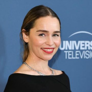 Emilia Clarke corrige les rumeurs sur les salaires de Game of Thrones