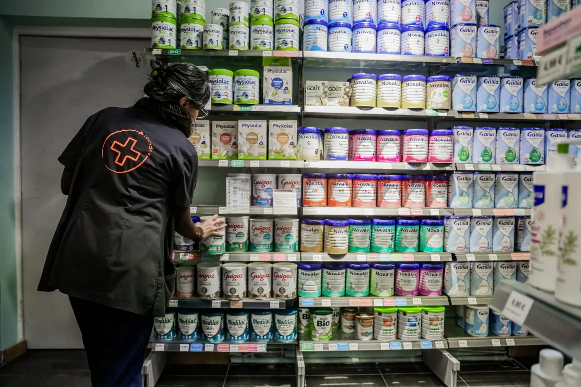 La gestion chaotique du scandale des laits infantiles contaminés: analyse et témoignage