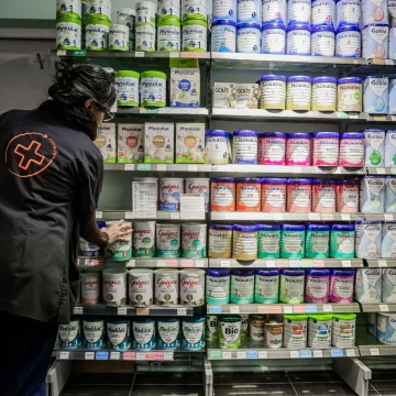 La gestion chaotique du scandale des laits infantiles contaminés: analyse et témoignage