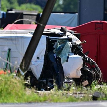 Collision tragique en Belgique entre un car scolaire et un train