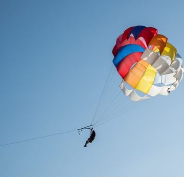 Accident de parachute mortel à Frétoy-le-Château : enquête en cours