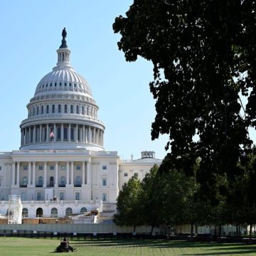 Gel provisoire du fonds “anti-instrumentalisation” de l’administration Trump