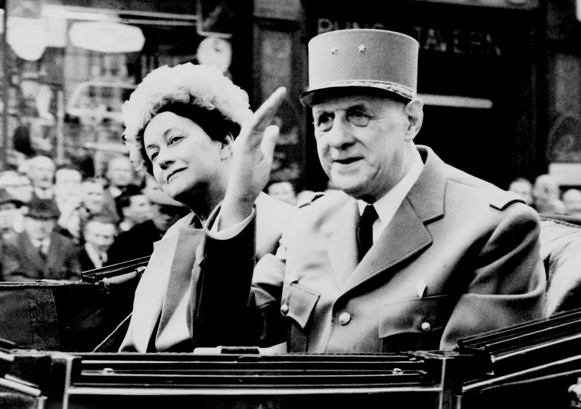 Simon Abkarian incarne de Gaulle dans un film épique