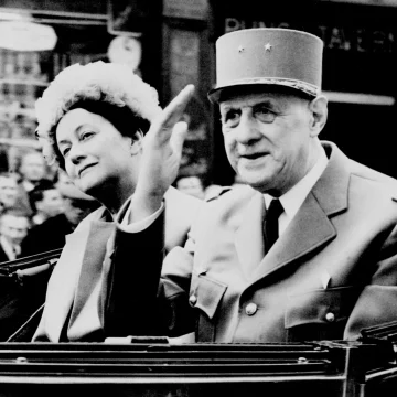 Simon Abkarian incarne de Gaulle dans un film épique