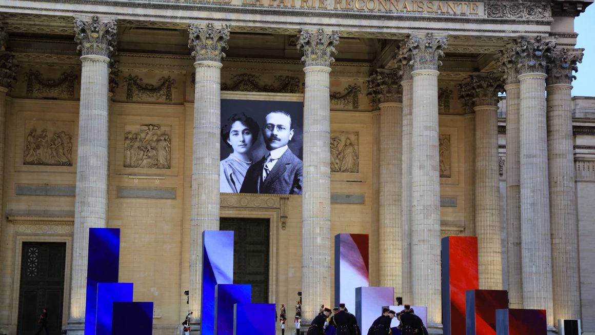 10d0e3e9-69c8-40e4-88c8-b15f47b7c1c1 Entrée de Marc et Simonne Bloch au Panthéon