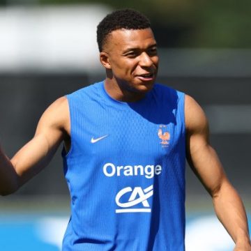 184c69ca-5912-4d83-a3e3-eea9184a0f83 Kylian Mbappé exclut une carrière en politique