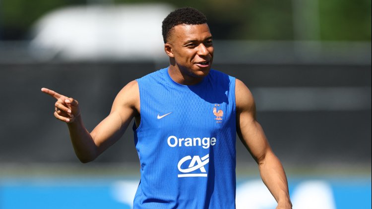 184c69ca-5912-4d83-a3e3-eea9184a0f83 Kylian Mbappé exclut une carrière en politique
