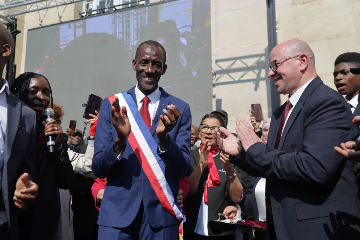 Fractures Territoriales et Racisme en France : Analyse des Défis Actuels
