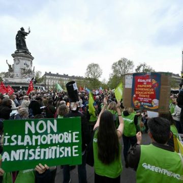 1cd4e3b2-ab94-437d-b008-97775074e4fc La Persistance des Préjugés Xénophobes au Sein de la Société Française