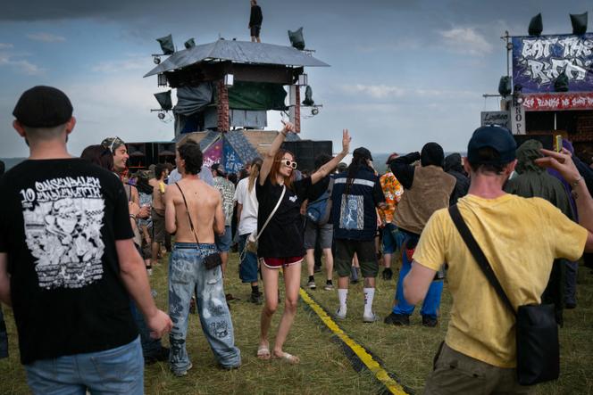 1fe71f7b-10aa-462e-900d-b6ad15079a27 L’impact des fêtes libres sur les carrières musicales