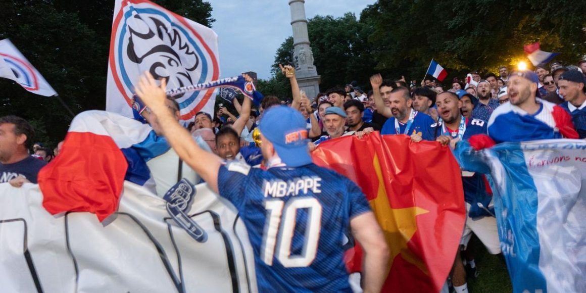 Les supporteurs des Bleus font des sacrifices pour le Mondial cher aux USA