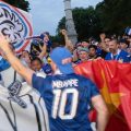 Les supporteurs des Bleus font des sacrifices pour le Mondial cher aux USA