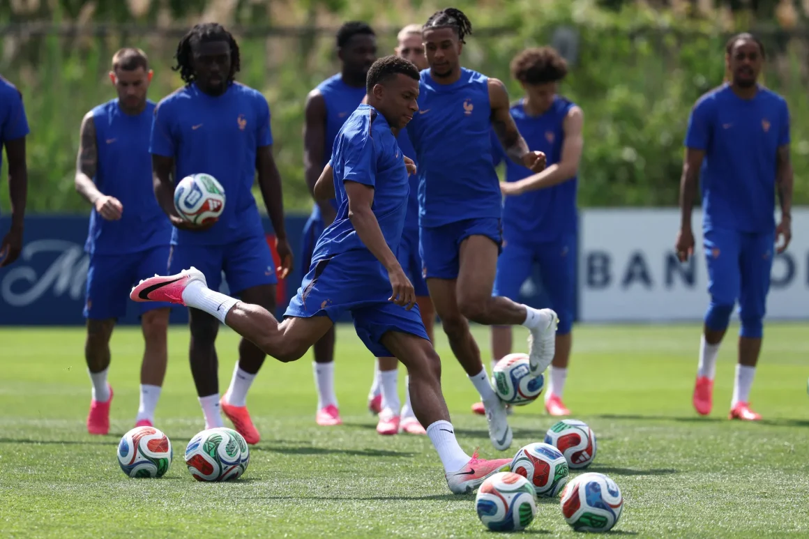 34acf735-d425-4b41-843d-4410f9ed7012 L’équipe de France se prépare pour son match contre le Sénégal