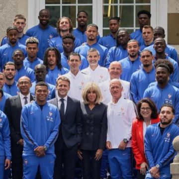 La visite d’Emmanuel Macron aux Bleus avant la Coupe du Monde