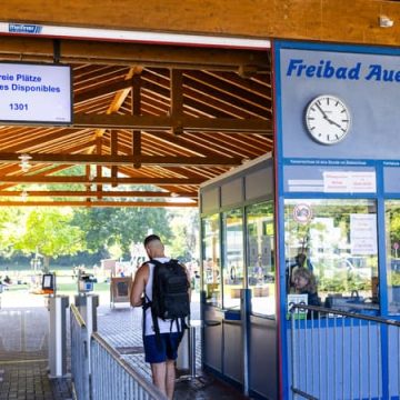 Tensions à la piscine de Kehl en raison d&rsquo;intrusions massives