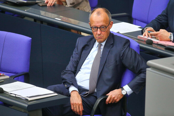 43d09987-898c-44dc-8520-27b1c3f51b3d Friedrich Merz en Difficulté et Jeunesse Réprimée: Une Double Crise
