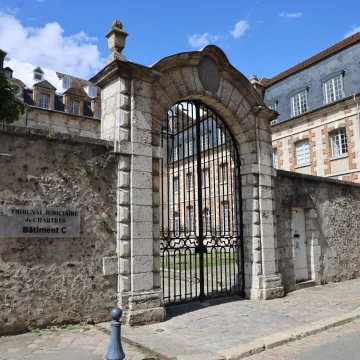 464ab761-9bf5-45dd-8893-bc8cac5a3038 Le ministre de la Justice promet une numérisation totale des procédures