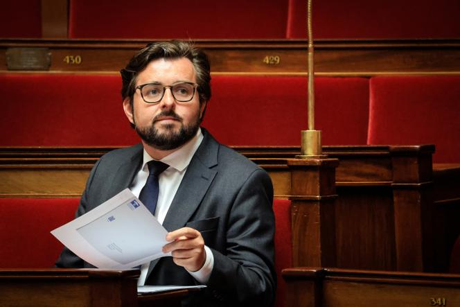4dae101c-21d3-46c6-8b05-09889d12e9dd Budget national : tensions politiques et propositions de loi