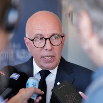 4f1d1d34-9cc2-477f-ba6d-2126701daeac Éric Ciotti propose une loi pour obliger la climatisation dans les établissements de santé et écoles