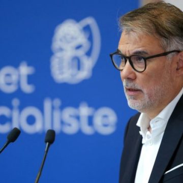 Tensions entre Olivier Faure et Jean-Luc Mélenchon : Un fossé au sein de la gauche